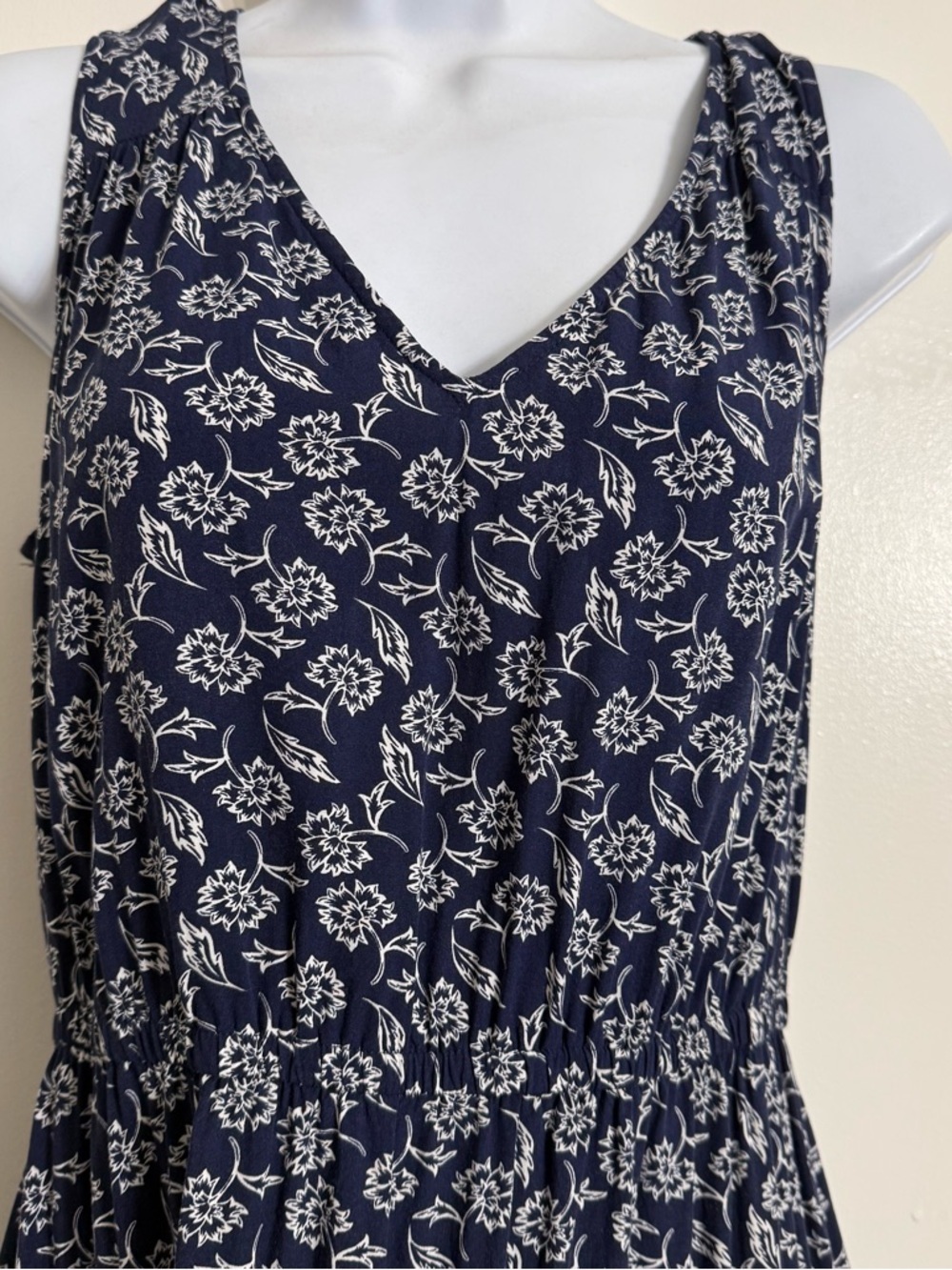 Old Navy Navy and White Floral Midi Dress Sleeveless size medium - Picture 2 of 9